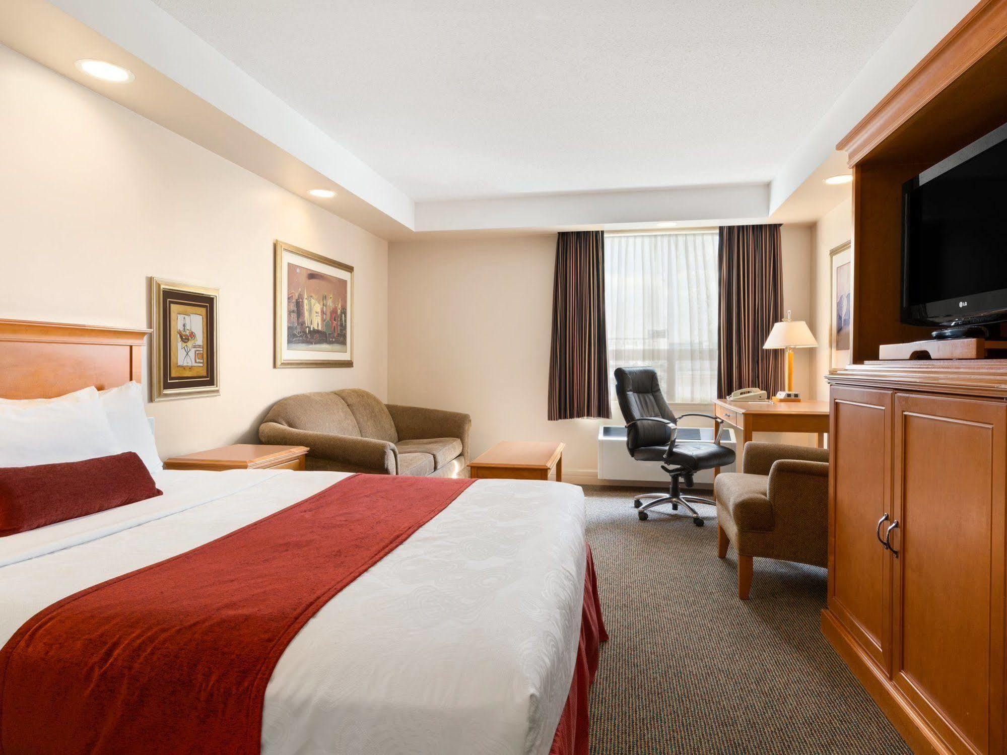 ทราเวลลอดจ์ บาย วินด์แฮม สปรูซ โกรฟ Hotel Spruce Grove ภายนอก รูปภาพ